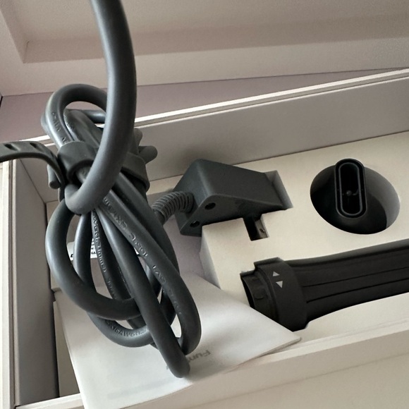 NWT Funflow 5 in 1 Hair Styler Hair Dryer Curling Volumizing Smoothing & Styling - Picture 3 of 7